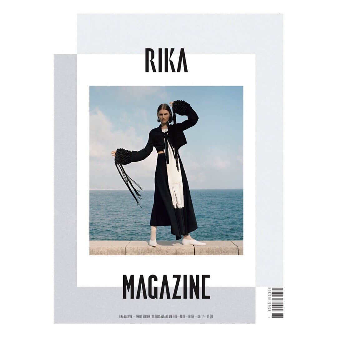 リカさんのインスタグラム写真 - (リカInstagram)「Rika Magazine No.19 🖤 Our third cover with @giedre.dukauskaite in the sun drenched Côte d’Azur shot by @jencareystudio and styled by @alexcarl hair by @visapyyapy make-up by @jenmyles #rikafamily #community #rikamagazine #issue19 #cotedazur」6月3日 16時07分 - rikastudios_