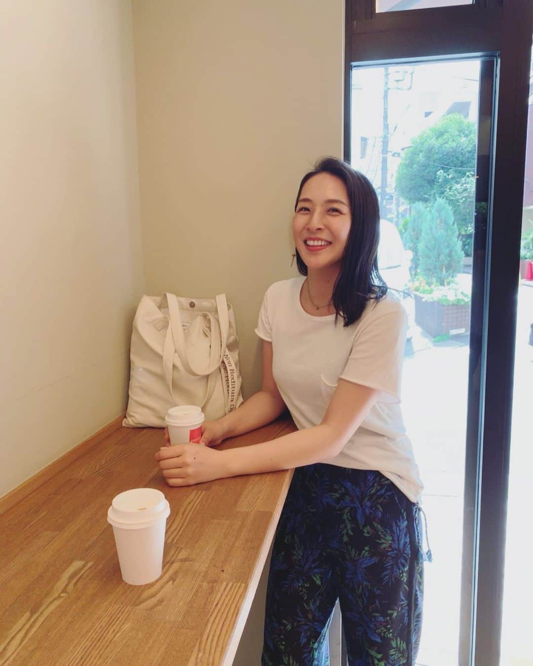 のインスタグラム：「配信、流通関係 の打ち合わせを2件してきました。 皆さまのご協力のおかげで 次のアルバムがより全国に広がります！ とても楽しみです😄🙏🏻✨ . #本間愛花 #aikahonma #シンガーソングライター #singersongwriter #2ndalbum #7月24日 #release」