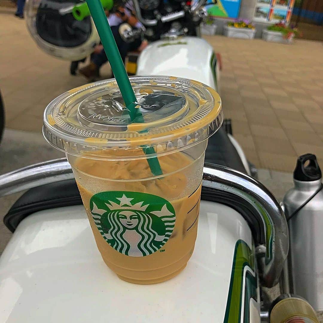 TEEDAさんのインスタグラム写真 - (TEEDAInstagram)「I went to moriya and yawara of ibaraki for tuning of cablators by my classic motorcycle “Kawasaki S3”with my friend yesterday. She is getting better!  Ramen and soy latte!  昨日はジモティーと常磐道でキャブのセッティング試し。。。 良くなった気がする、気がするだけかも。。。ソイラテとラーメンも美味かったし、まぁいいか^_^  #kawasakitriple #kawasakis3 #kh400 #ケッチ #soylatte #ramen #sr500」6月3日 16時40分 - teeda_bo