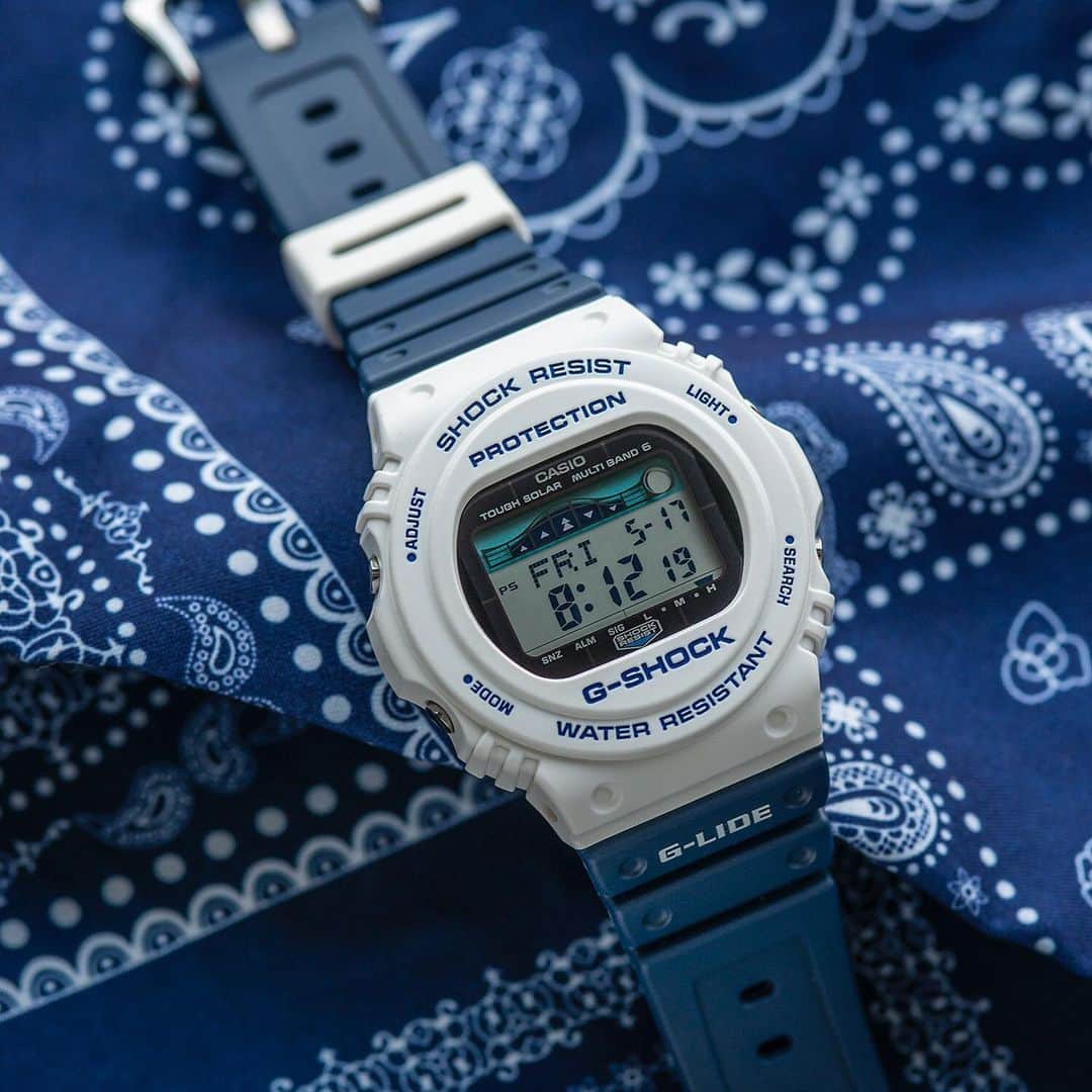 G-SHOCKさんのインスタグラム写真 - (G-SHOCKInstagram)「G-LIDE 2019 SUMMER  G-LIDEから登場した2019年のサマーモデル。G-SHOCKの中でも薄型、コンパクトで装着性の高いGWX-5700をベースモデルに採用。ウミヘビ柄をイメージしたホワイト×ブルーのツートンカラーでデザインを構成しました。サーフィンを楽しむ人へ、サーフファッションを取り入れたい人へもお勧めの本格スポーツラインです。  2019 Summer model from G-LIDE. The base model is the GWX-5700, a comparatively thin, compact G-SHOCK timepiece that fits comfortably on the wrist. The twin color designs of this model resemble a sea snake. Perfect choice for both real surfers and those who love surf fashions.  GWX-5700SS-7JF  #g_shock #g_lide #gwx5700 #tidegraph #surf #watchoftheday」6月3日 16時54分 - gshock_jp