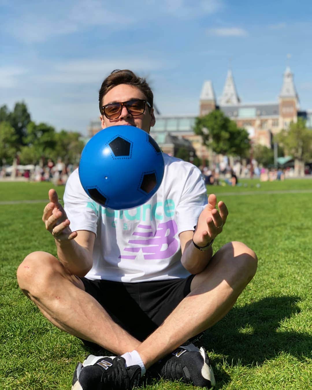 キリル・ハリャヴィンのインスタグラム：「Amazing ✖✖✖ Amsterdam ❌❌❌ City Of Freedom. Definitely One Of The Best Cities I've Visited!  Thanks to @sholokhov_a for invitation) See you 🔜」