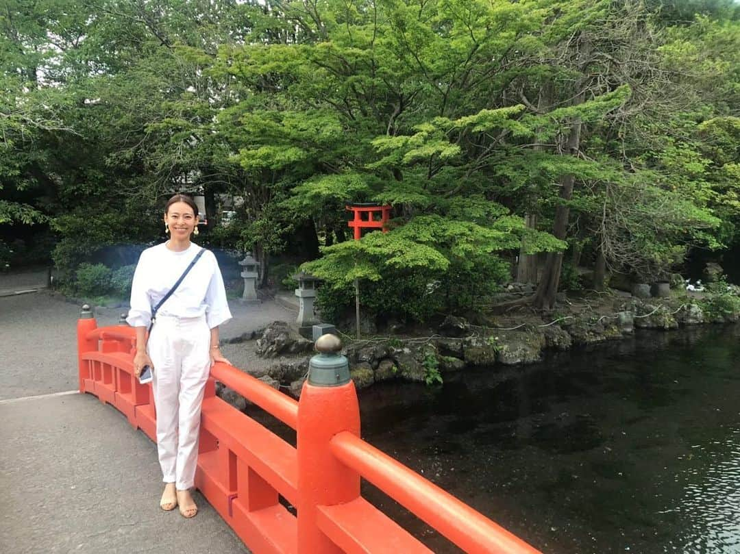 小泉里子さんのインスタグラム写真 - (小泉里子Instagram)「近くの富士山本宮浅間大社にも寄ってみた。 富士山の雪解け水が綺麗でした。#富士山本宮浅間大社 #世界文化遺産 #湧玉池」6月3日 17時06分 - satokokoizum1