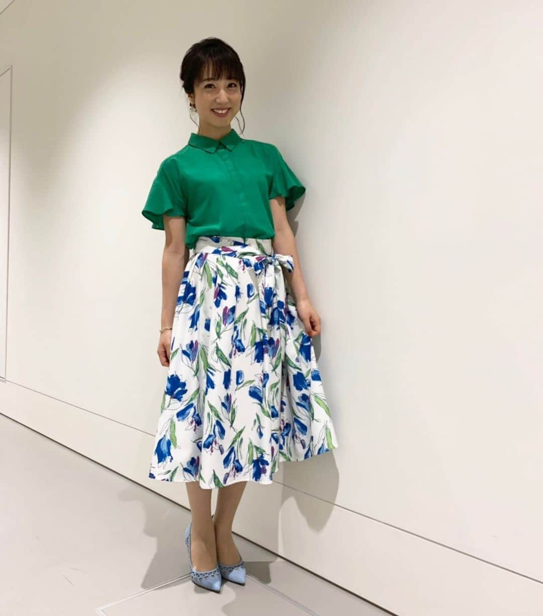 川田裕美さんのインスタグラム写真 - (川田裕美Instagram)「今日放送です🎵😄夜9時〜 日本テレビ系『人生が変わる1分間の深イイ話』  スカート #プールスタジオ」6月3日 17時12分 - hiromikawata163