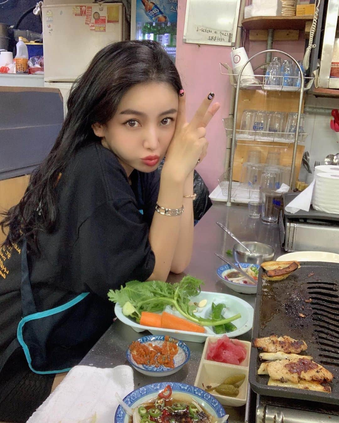 megbabyのインスタグラム：「밥뭇나?🦑남포양곱창 억수로 맛있네~❤️🥰#부산여행 はじめての釜山なのだ☺️」