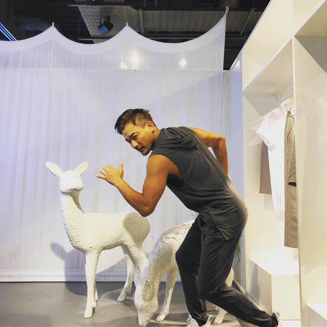 中村譲さんのインスタグラム写真 - (中村譲Instagram)「今日はH&Mのshowroom へお邪魔してきました！そこで鹿を捕えました！(笑)#H&M#hm #showroom #newitem #ショールーム #楽しい #スポーティーファッション #model」6月3日 17時19分 - joechan1515