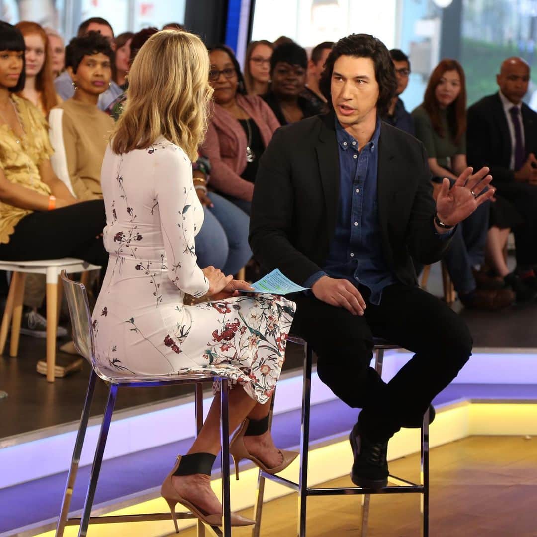 Good Morning Americaさんのインスタグラム写真 - (Good Morning AmericaInstagram)「Thanks to Adam Driver who stopped by to talk about his new Broadway play, his whirlwind year and his organization for veterans.」6月3日 22時46分 - goodmorningamerica