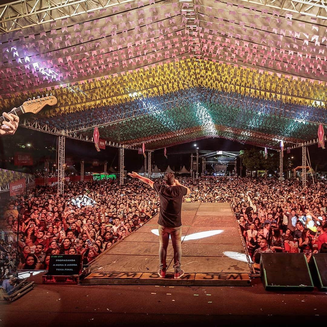 Jorge & Mateusさんのインスタグラム写真 - (Jorge & MateusInstagram)「Que festa linda em Teixeira de Freitas. Bahia sempre arrebenta! ❤️Arraste e confira! 📷」6月3日 22時47分 - jorgeemateus