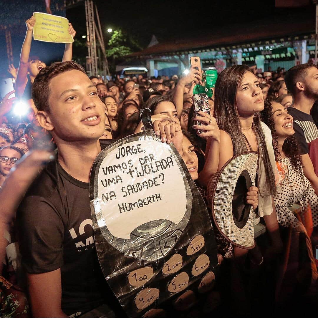 Jorge & Mateusさんのインスタグラム写真 - (Jorge & MateusInstagram)「Que festa linda em Teixeira de Freitas. Bahia sempre arrebenta! ❤️Arraste e confira! 📷」6月3日 22時47分 - jorgeemateus