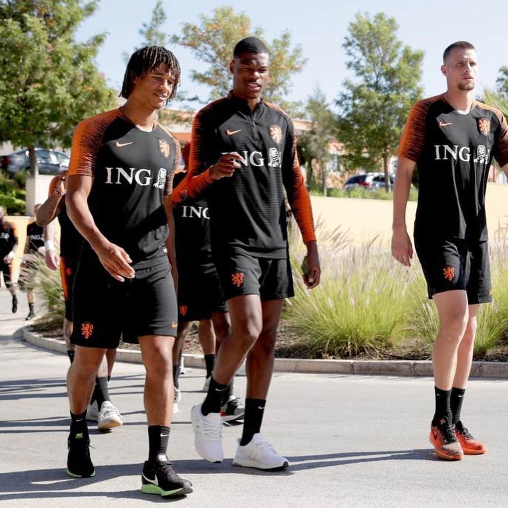 ナタン・アケさんのインスタグラム写真 - (ナタン・アケInstagram)「Training ahead of the Nations league finals⚽️🦁」6月3日 22時50分 - nathanake