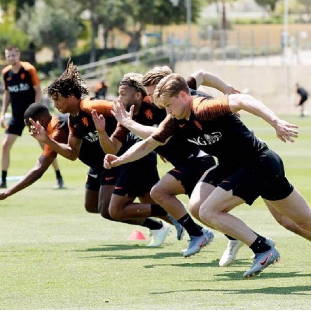 ナタン・アケさんのインスタグラム写真 - (ナタン・アケInstagram)「Training ahead of the Nations league finals⚽️🦁」6月3日 22時50分 - nathanake