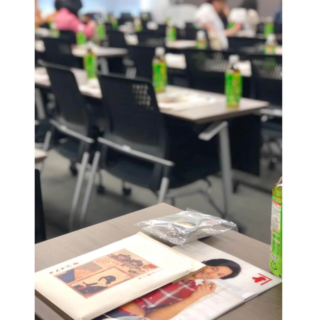 にんべん　おだしでキレイ習慣さんのインスタグラム写真 - (にんべん　おだしでキレイ習慣Instagram)「✨活動報告✨﻿﻿ ﻿﻿ 6月1日(土)、にんべんだしアンバサダー　﻿﻿ 2019年キックオフミーティング を行いました！﻿﻿ ﻿﻿ ﻿﻿ 2018年度の活動報告や、2019年度の目標や活動内容などの発表をさせて頂きました🤗❣️﻿﻿ ﻿﻿ ﻿﻿ 今年度は、楽しい企画をた〜くさんご用意して、﻿﻿ 皆さまと楽しみながら「だしのある生活」を盛り上げていきたいと思っています😍✨﻿﻿ ﻿﻿ キックオフミーティングでは、﻿﻿ アンバサダー同士の交流の機会にもなったようで、嬉しいです👭🎶﻿﻿ ﻿﻿ ﻿﻿ キックオフミーティングの様子が気になる方は #にんべんだしアンバサダー で検索してみ下さいね😉🌸﻿ ﻿ ﻿  #にんべん﻿ #にんべんだしアンバサダー﻿ #だしのある生活﻿ #だし生活﻿ #丁寧な暮らし﻿ #だし」6月3日 17時34分 - ninben.dashiambassador