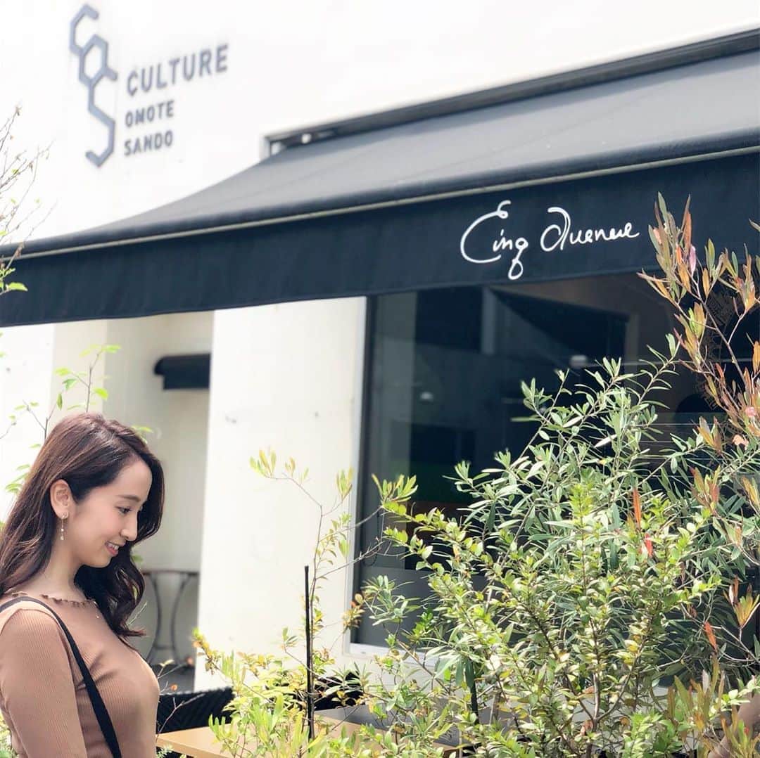 のインスタグラム：「表参道の路地を歩いていたら見つけたカフェレストラン🌿 ボリューミーなランチプレートをいただきました🍽✨ もちろん完食😋 #表参道ランチ #表参道 #omotesando #ランチ #lunch」