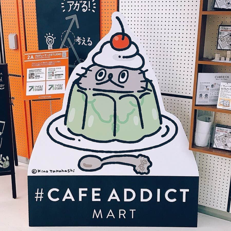 Kazaryのインスタグラム：「. 【東急ハンズ×kazary】 東急ハンズ(@tokyuhandsinc )5店舗にて、大好評開催中の#cafeaddictmart へお邪魔してきました〜！ どのグッズもとても可愛いので、是非足をお運び下さい！💐 . #東急ハンズ #高橋きの さん #とくながあきこ さん #yasuna さん #チヤキ さん」