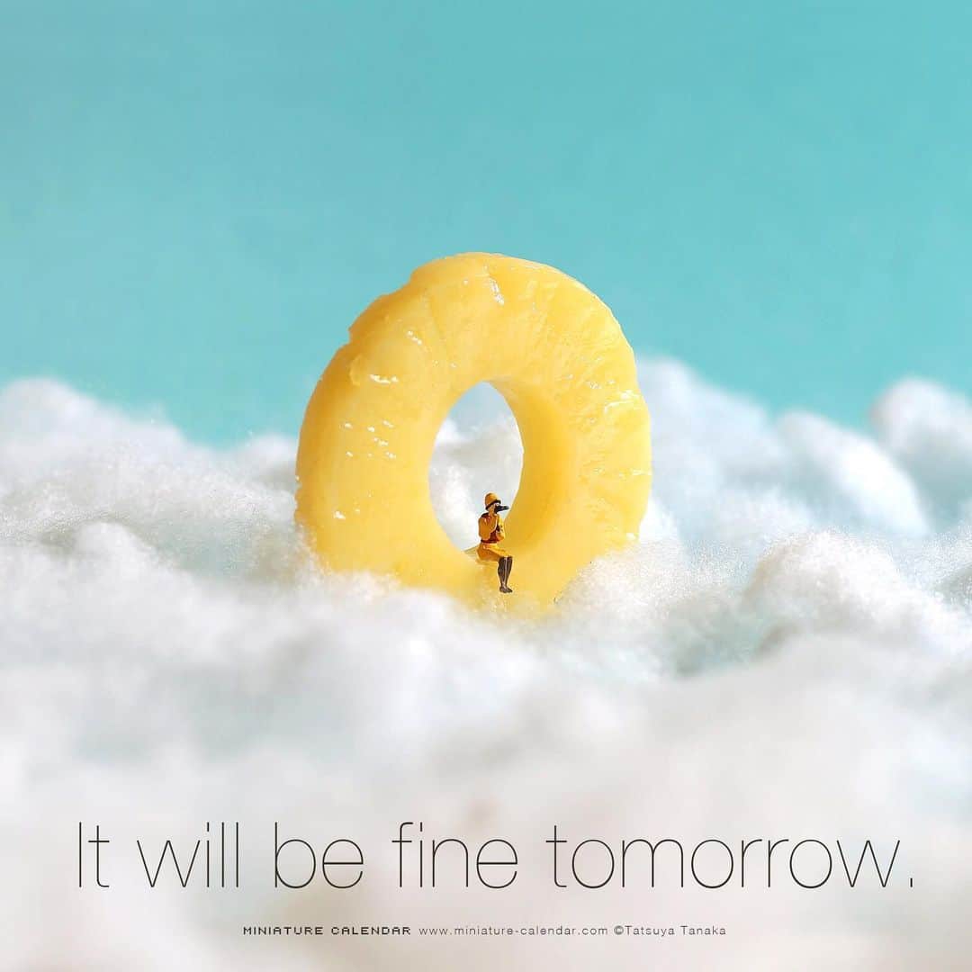 田中達也さんのインスタグラム写真 - (田中達也Instagram)「. It will be fine tomorrow :) ⛅️→☔️→🌈→☀️ . 梅雨にちなんで、天気に関する作品を集めてみました。 #雨のち晴れ #明日はきっと晴れるでしょう .」6月3日 17時57分 - tanaka_tatsuya