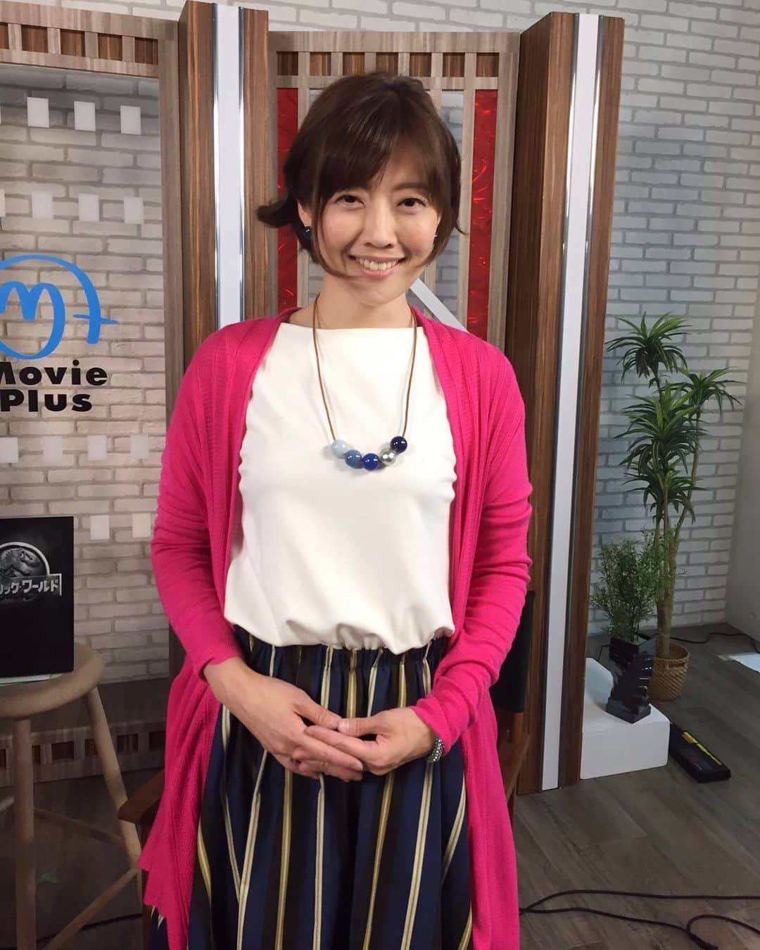 海保知里さんのインスタグラム写真 - (海保知里Instagram)「今日もたっぷりと映画のお話をしましたよ💕あ！小堺さんと一緒に写真を撮り忘れました😭 衣装 J.FERRY アクセサリー ABISTE #小堺一機 さん #海保知里 #プレミアナビ」6月3日 18時13分 - chisato_kaiho