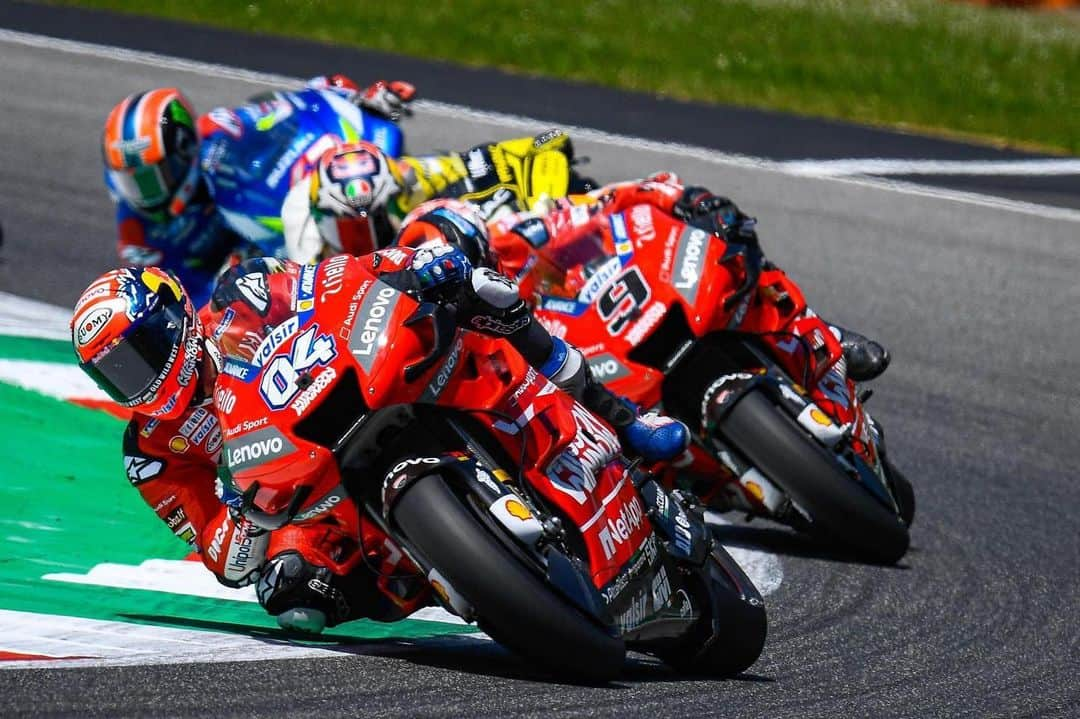 MotoGPさんのインスタグラム写真 - (MotoGPInstagram)「From 9th to 3rd 🚀 // According to all your votes on social, @andreadovizioso did the best @missionwinnow start of the #ItalianGP 🇮🇹 👏👏👏👏 #AD04 #Motorcycle #Racing #Motorsport」6月3日 18時06分 - motogp