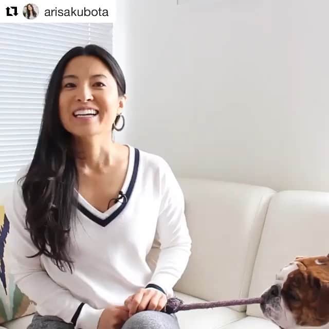 のインスタグラム：「今週8日土曜9時15分〜YOGAをライブ配信します❣️ 皆さん🙋この方を👆ご存知ですか？！ #wellnesstogo というyou tubeでヨガや生活に活かせるアイデアをひろめている Arisaさん @arisakubota !  なんと彼女のyou tubeでライブヨガを配信させていただきます🙋⤴︎ どこにいても、一緒にヨガできます！ 是非ぜひ皆様一緒に画面を通してヨガしてみてください！  ひょんなことから彼女のインスタを知り密かにファンだったのです❤️ きっと大変な事もあるでしょうに… 時間も労力も沢山かかるでしょうに… いつもポジティブなパワーを世界中に届けて沢山の人を癒してる。 とっても優しいけど、なんとも言えない軽やかさや明るさがとても心地よい人なのです。  彼女の活動をみていて、 いつも、この人『なんて偉いのだろう』✨👀！ お互いヨガを教える立場なので、 彼女の存在をなんだかとても励みに感じたり、 癒されたり、 もう勝手にファンw だったのですが、 まさかのArisaさんも私のインスタを見てくれていて、 なんと今回お声がけをいただき、 彼女の土曜の朝ヨガ配信に参加させていただきます！😆⤴︎ 土曜9時15分〜 ビギナーさんに向けたヨガを なんと原宿  @lululemonjp  からお届けします^_^ ぜひ好きな場所に携帯やpcを持っていってヨガしてください。  私もライブでヨガを配信するのは初なので、 すごく楽しみにしてます！  皆さん、一緒にヨガしましょう^_^❣️ #Repost @arisakubota ・・・ とってもBIGなお知らせです📢✨ 6/8(土)のライブヨガは、ななななんと！モデル、ヨガインストラクターとしてご活躍されている、野沢和香さん @wakanozawa さんがWellness To GoのYouTubeチャンネルからライブ配信をしてくださいます‼️ ルルレモンストア @lululemonjp からの配信です😭🙏 . . 先日のミッドタウンパークヨガでもなんと900人以上の方が和香さんのヨガを受けに集まる！という大人気のヨガインストラクターさんです💕 そんな和香さんのクラスをおうちで受けられるなんて、そんな贅沢なことはない！🙌 . . 6/8 9:15-9:45amの30分、空けておいてください😍 . 和香さんの笑顔が私は最高に好きなのです🥰 ライブヨガについてはプロフィールのリンクをクリックしてね👆 . Special thanks to @wakanozawa @lululemonjp 🙏🙏🙏」