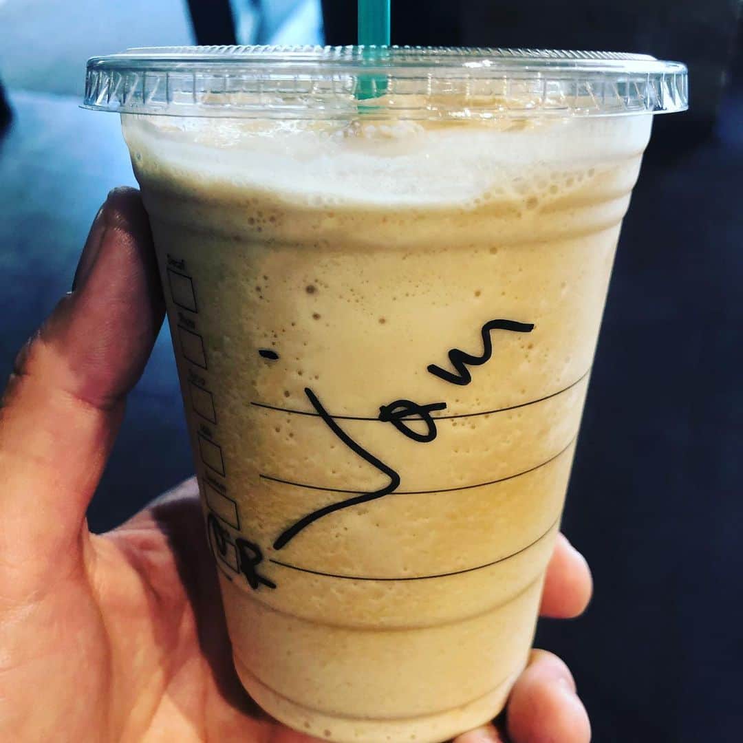シーマス・デヴァーさんのインスタグラム写真 - (シーマス・デヴァーInstagram)「Gonna need a new Starbucks name here in Azerbaijan. “Jim” isn’t working. Thinking about “Samir” instead.」6月3日 18時08分 - seamuspatrickdever