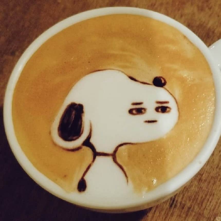 9GAGさんのインスタグラム写真 - (9GAGInstagram)「When it’s so early in the morning that even your latte ain’t having it. By @george_10g - #latte #latteart #9gag」6月3日 18時18分 - 9gag