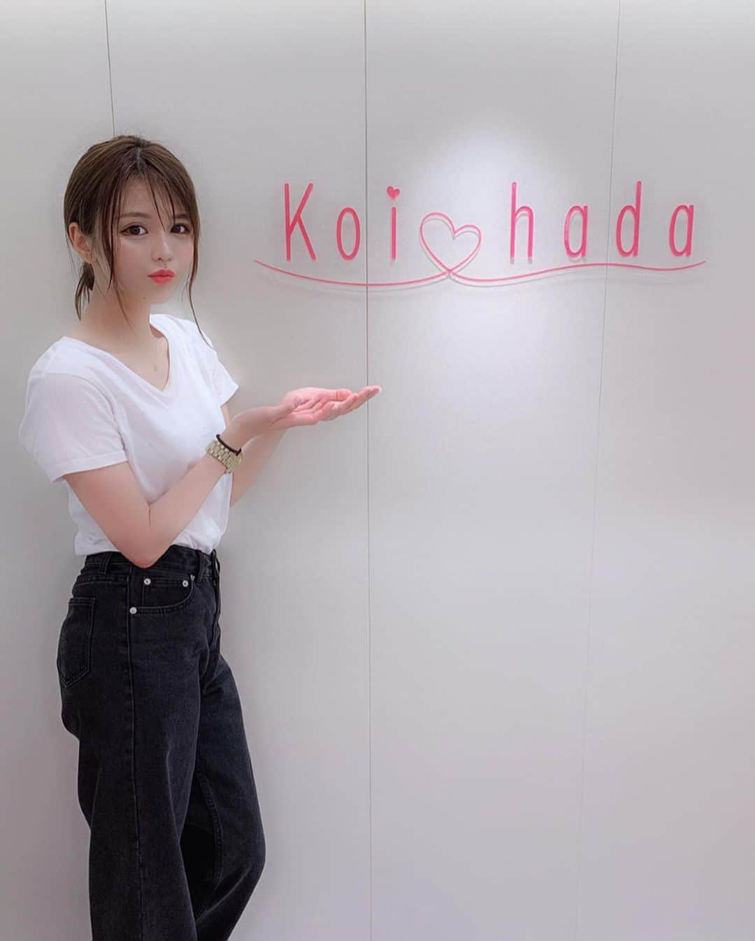 ななぴさんのインスタグラム写真 - (ななぴInstagram)「❤️﻿ ﻿ ﻿ koihada原宿表参道店でエステ脱毛していただきました🤭💕﻿ (@koi_hada_jp ) ﻿ 店内はピンクや白を基調としていて﻿ とても綺麗で可愛かった…♡﻿ ﻿ 施術もとてもスピーディーで痛くなかったし﻿ スタッフさんもとても親切でした☺️﻿ ﻿ これから夏だし露出が増える分﻿ お肌のケアも頑張りたいなあ💭﻿ ﻿ ムダ毛とバイバイして﻿ お肌の潤い、日焼け対策も万全で﻿ 夏を楽しみたいと思います🌻﻿ ﻿ ﻿ #脱毛 #全身脱毛 #エステ #脱毛サロン #恋肌﻿ #こいはだ #koihada #PR﻿ ﻿」6月3日 18時19分 - __nanapgram__