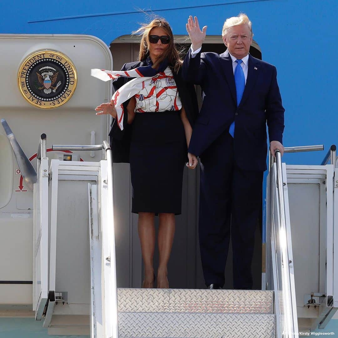 ABC Newsさんのインスタグラム写真 - (ABC NewsInstagram)「Pres. Trump and first lady Melania Trump arrive at U.K.'s Stansted Airport as three-day state visit gets underway. #potus #donaldtrump #melaniatrump #uk #statevisit #firstlady」6月3日 18時46分 - abcnews