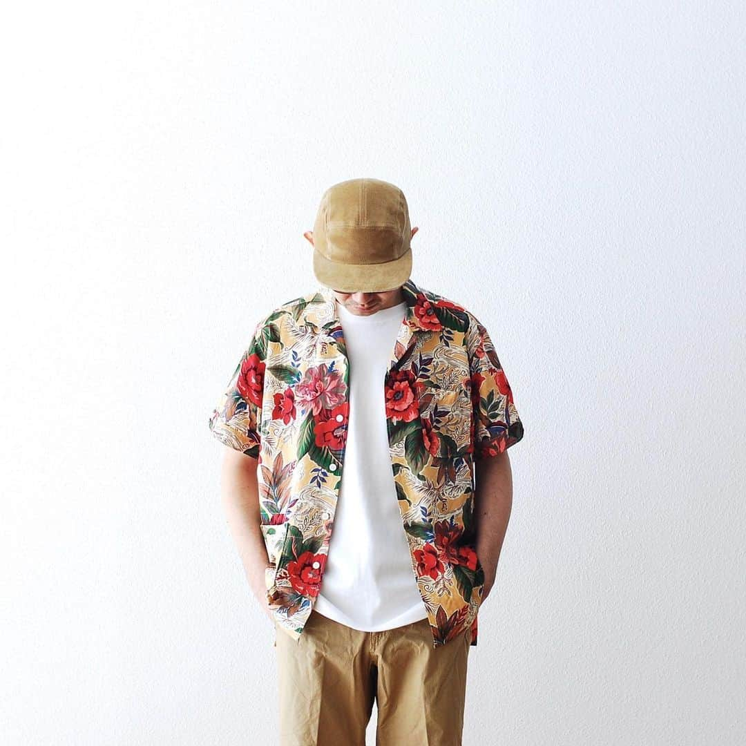 wonder_mountain_irieさんのインスタグラム写真 - (wonder_mountain_irieInstagram)「_ Engineered Garments / エンジニアードガーメンツ "Camp Shirt -Hawaiian Floral-" ¥30,240- _ 〈online store / @digital_mountain〉 http://www.digital-mountain.net/shopdetail/000000009060/ _ 【オンラインストア#DigitalMountain へのご注文】 *24時間受付 *15時までのご注文で即日発送 *1万円以上ご購入で送料無料 tel：084-973-8204 _ We can send your order overseas. Accepted payment method is by PayPal or credit card only. (AMEX is not accepted)  Ordering procedure details can be found here. >>http://www.digital-mountain.net/html/page56.html _ #NEPENTHES #EngineeredGarments #ネペンテス #エンジニアードガーメンツ cap→ #HenderScheme ¥16,200- _ 本店：#WonderMountain  blog>> http://wm.digital-mountain.info/ _ 〒720-0044  広島県福山市笠岡町4-18  JR 「#福山駅」より徒歩10分 (12:00 - 19:00 水曜定休) #ワンダーマウンテン #japan #hiroshima #福山 #福山市 #尾道 #倉敷 #鞆の浦 近く _ 系列店：@hacbywondermountain _」6月3日 18時57分 - wonder_mountain_