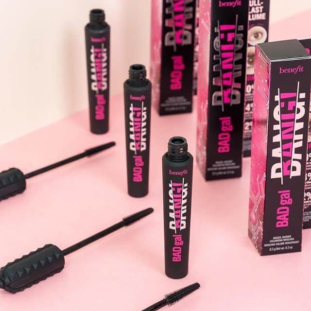 Benefit Cosmetics UKさんのインスタグラム写真 - (Benefit Cosmetics UKInstagram)「Leave a 💖 if #BADgalBang is your all-time FAVE mascara! 😍 #benefit #mascara​ #beauty . . . 📷 Image Description: BADgal Bang mascaras next to their packaging」6月3日 19時01分 - benefitcosmeticsuk