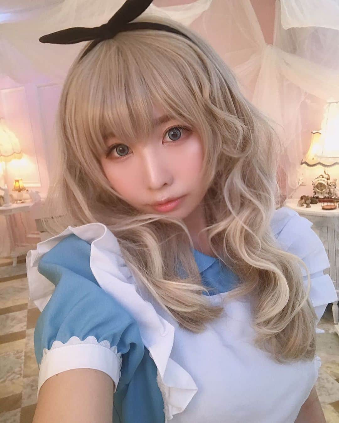 しらほしなつみさんのインスタグラム写真 - (しらほしなつみInstagram)「❤︎ ノーマルアリス💙 ・ #アリス #alice #aliceinwonderland #コスプレ #コスプレイヤー #cosplay #cosplayer #cosplaygirl #japan #japanesegirl #kawaii #otaku #ウィッグ #カラコン #エアリー #makeup #メイクアップ #instagood #follow #followme #フォローミー #粉我 #动漫 #角色扮演 #角色扮演者 #팔로우 #셀스타그램 #코스프레 #애니메이션」6月3日 19時03分 - shirahoshi.natsumi