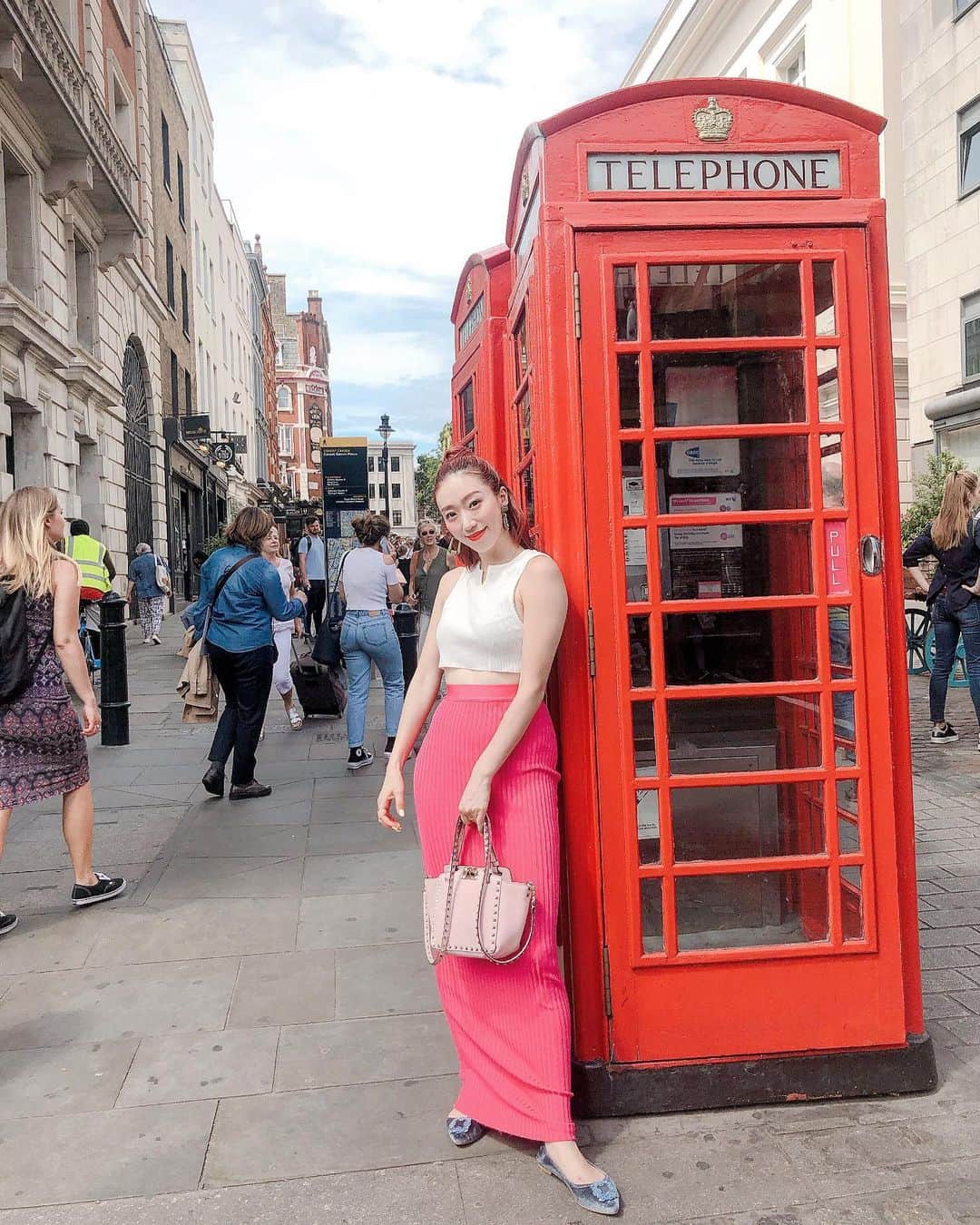 Ruuさんのインスタグラム写真 - (RuuInstagram)「It's my second time comming here☎️🇬🇧♥️ I have inspired me to work harder. Love London💋💋#fabuloussisters #bgt #britainsgottalent @fabuloussisters.japan」6月3日 19時28分 - ruufabulous