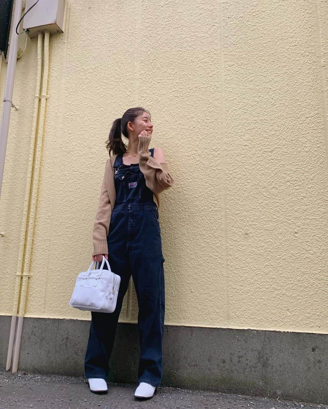 新木優子さんのインスタグラム写真 - (新木優子Instagram)「私服 tops : @auralee_tokyo  overall : vintage shoes : @cry_tokyo  bag : @commedesgarcons  cardigan : @prada  necklace : @tiffanyandco」6月3日 19時36分 - yuuuuukko_