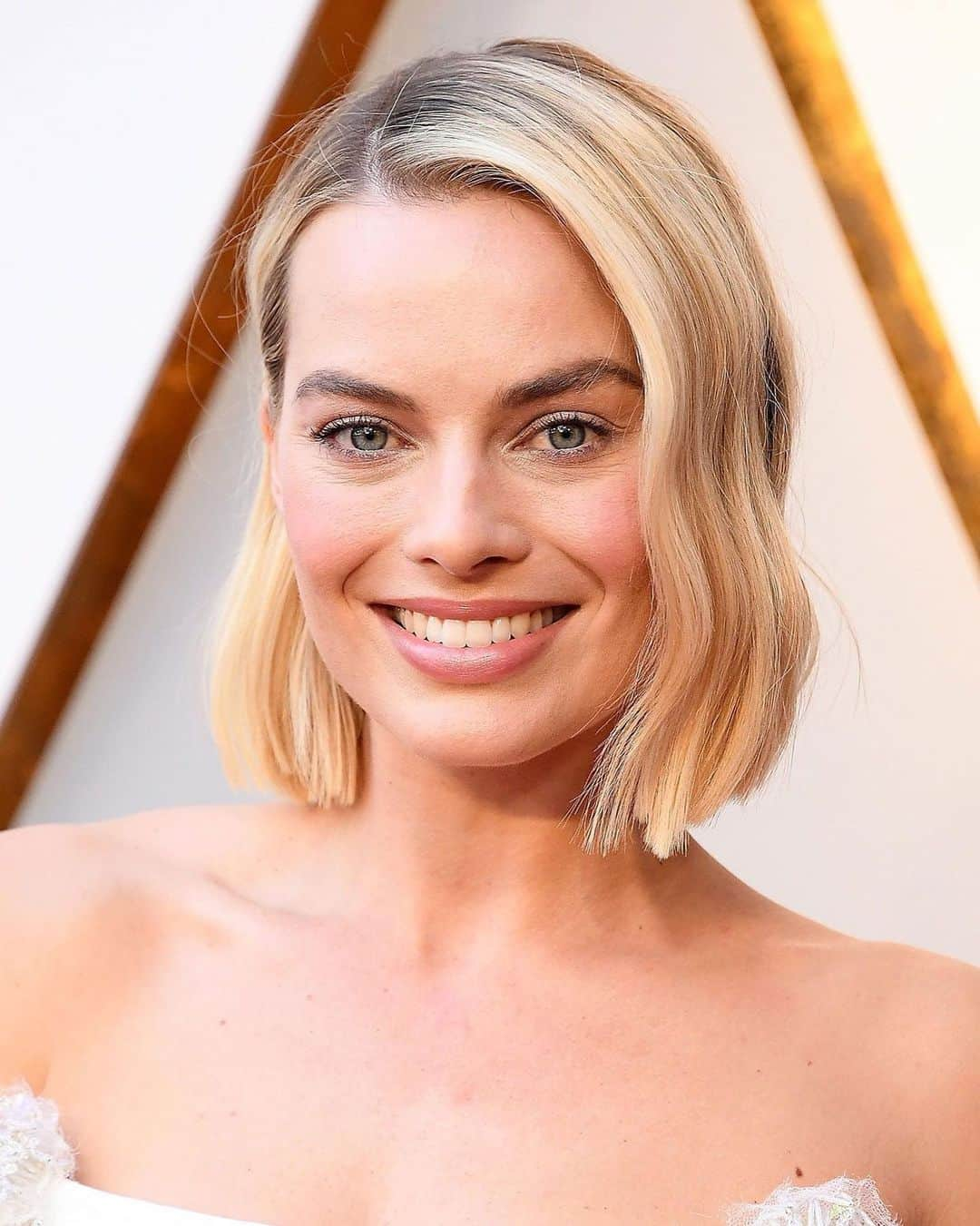 Vogue Australiaさんのインスタグラム写真 - (Vogue AustraliaInstagram)「Is there a hairstyle more iconic than the bob? From film to fashion to politics, the chin-length crop has always been a hit. Vogue shortlists the 50 best bobs, for those considering a chop, via the link in the bio. 📸 Getty Images」6月3日 19時49分 - vogueaustralia