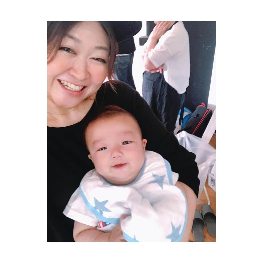 トリイクニコさんのインスタグラム写真 - (トリイクニコInstagram)「いつしかの👶こあしゃん💓💓 . ずっしり重くて次の日腕が筋肉痛になりましたwww . 末っ子って感じのかまってちゃん😂💓 かわいーわーーー💜💜 . #杉浦家の3男 #つーじーのパパにそっくりw #かわゆ♡ #わたしの投稿赤ちゃん続き😂」6月3日 19時42分 - toriicamera