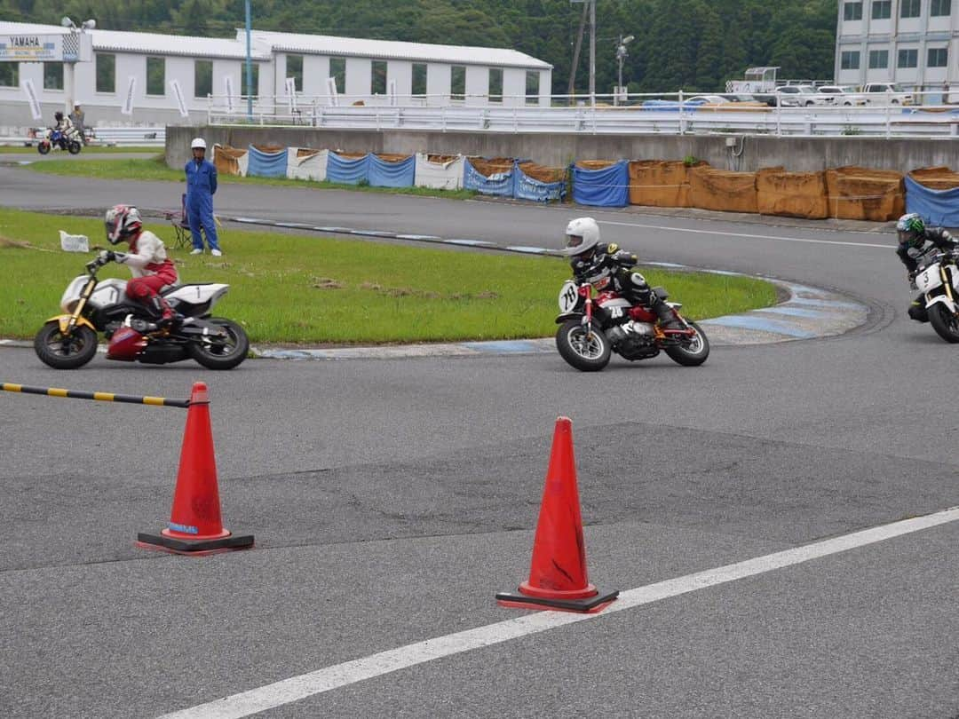 下畑博文さんのインスタグラム写真 - (下畑博文Instagram)「Let'sレン耐 in 茂原ツインサーキット 参加しました！  #RGツーリングクラブ #Let's レン耐 #レン耐 #4時間耐久 #耐久レース #バイク #茂原ツインサーキット #サーキット #モンキー125」6月3日 19時53分 - shimo.nii