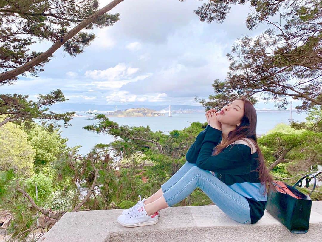 キム・グリームさんのインスタグラム写真 - (キム・グリームInstagram)「⠀⠀⠀⠀⠀⠀⠀⠀⠀⠀⠀⠀⠀⠀⠀⠀⠀ 𝘏𝘢𝘱𝘱𝘺 1𝘮𝘰𝘯𝘵𝘩 𝘢𝘯𝘯𝘪𝘷𝘦𝘳𝘴𝘢𝘳𝘺 🤵🏻👰🏻 결혼한지 벌써 1달이 되었다니!! 녹음때문에 다시 혼자 한국으로 돌아오는 마음이 너무 무겁.. 언능갈게.. 밥 잘챙겨먹고 있어. 이것도 익숙해져야지 오빠~ㅎ ⠀⠀⠀⠀⠀⠀⠀⠀⠀⠀⠀⠀⠀⠀⠀⠀⠀ ⠀⠀⠀⠀⠀⠀⠀⠀⠀⠀⠀⠀⠀⠀⠀⠀⠀ ⠀⠀⠀⠀⠀⠀⠀⠀⠀⠀⠀⠀⠀⠀⠀⠀⠀ #나중엔친정가라고등떠밀지말구 #벌써#결혼1달#생이별 #happanniversary」6月3日 20時06分 - greemkim
