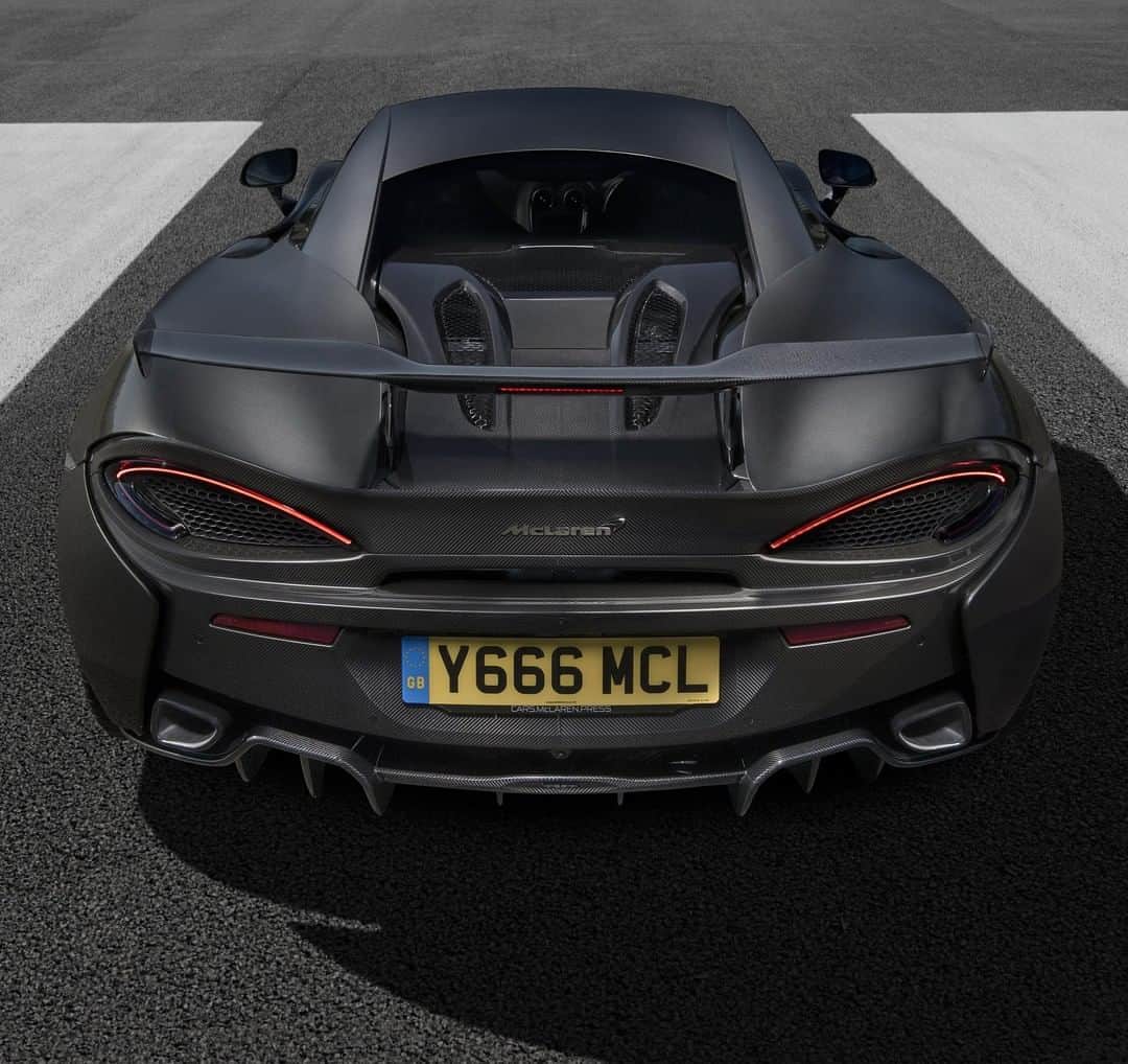 McLaren Automotiveさんのインスタグラム写真 - (McLaren AutomotiveInstagram)「Tested and put through its paces at Idiada in Spain, the #MSOHighDownforceKit endured 10,000 continuous miles of high speed testing with every aspect of its performance measured. The standards are high for McLaren Genuine Accessories. #MSO」6月3日 20時00分 - mclarenauto