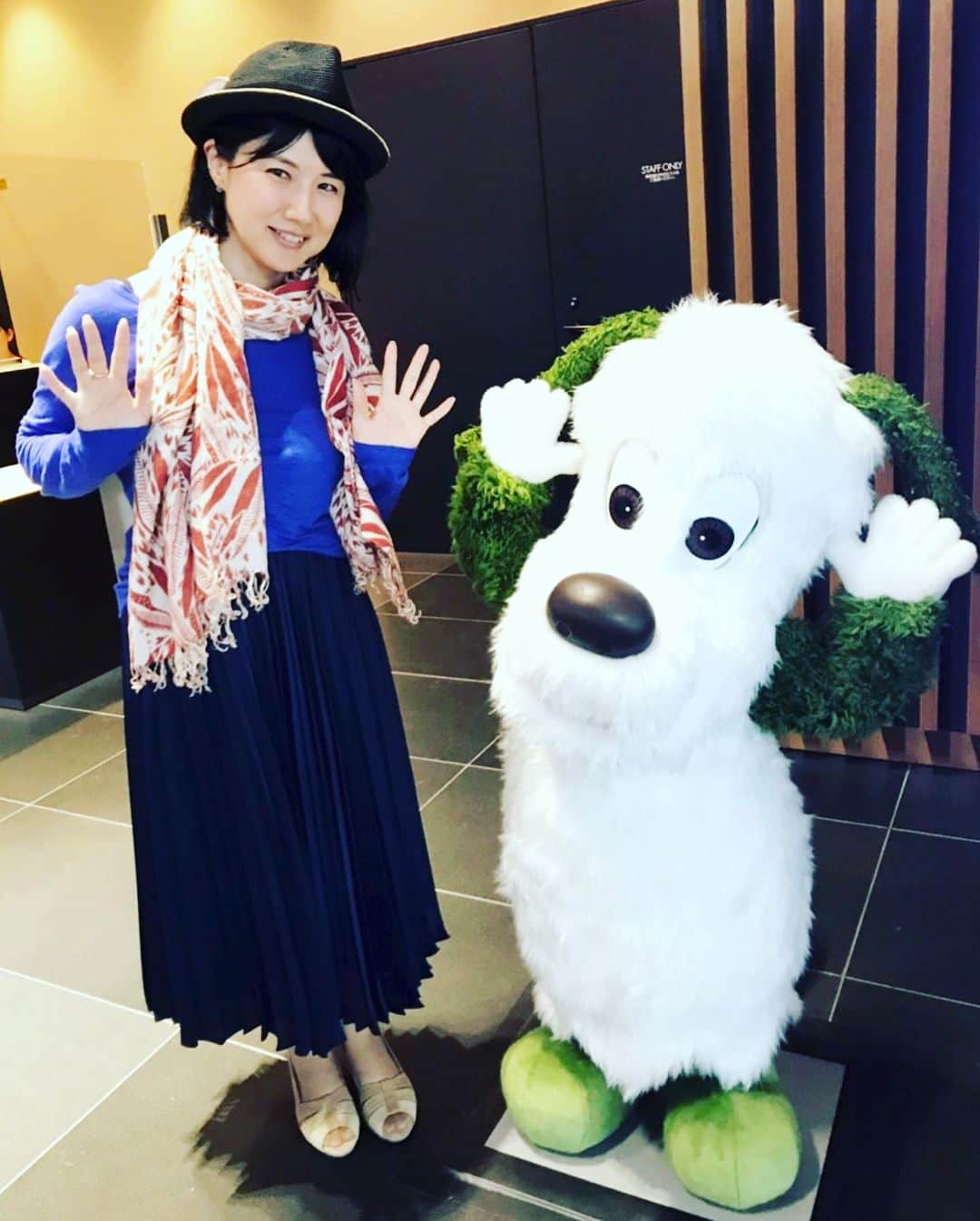 中江有里さんのインスタグラム写真 - (中江有里Instagram)「本日は京都日帰りでした。NHK京都には世界一大きなどーもくんがいます（高さ3.9m）。２枚目は小さめのワンワン。ナレーション録り、無事終了し、ホッとしてます。」6月3日 20時20分 - yurinbow1226