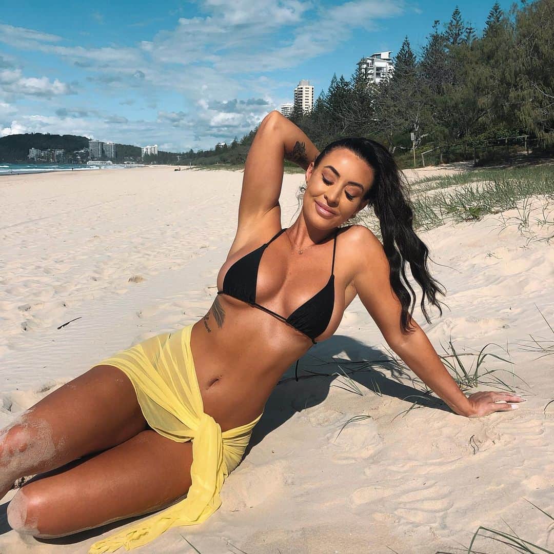 Steph Paccaさんのインスタグラム写真 - (Steph PaccaInstagram)「@fashionnova  Seriously so blessed to call this home ☺️🌞」6月3日 20時22分 - steph_paccaa
