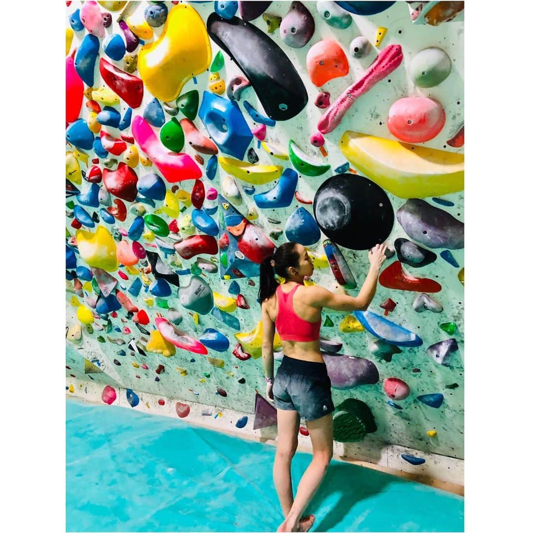 野口啓代のインスタグラム：「C3fitブラで心地よく美しくキャンペーン 👙 👙 対象のスポーツブラを購入・応募していただいた方に人気アクティビティや、個室スパチケットが当たるキャンペーンを開催中です！ご応募は6月10日（月）までなのでお早めに！ キャンペーン詳細・ご応募は下記リンクからチェックしてね！ わたしはいつもコンフォートブラ(全4色)を愛用してます。Tシャツやタンクトップからチラッと見えても可愛い☺︎♡ 👙 👙 @c3fit_jp  https://www.goldwin.co.jp/c3fit/feature/bra_campaign/」