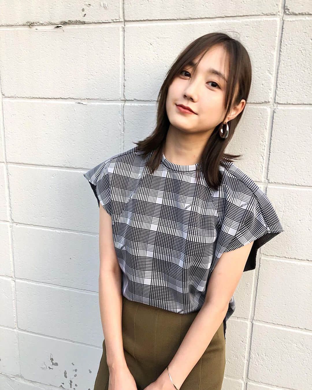 鈴木友菜さんのインスタグラム写真 - (鈴木友菜Instagram)「私服 tops: @ponti_tokyo  skirt: @_t__a__n_  accessory: @embellironline #私服#ootd」6月3日 20時32分 - yuuna_suzuki