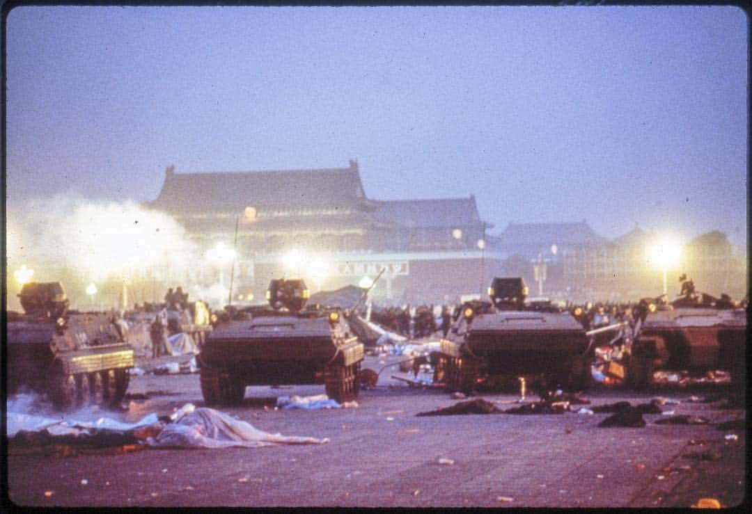 艾未未さんのインスタグラム写真 - (艾未未Instagram)「#tiananmensquare #June4th 1989 #never forget」6月3日 20時46分 - aiww