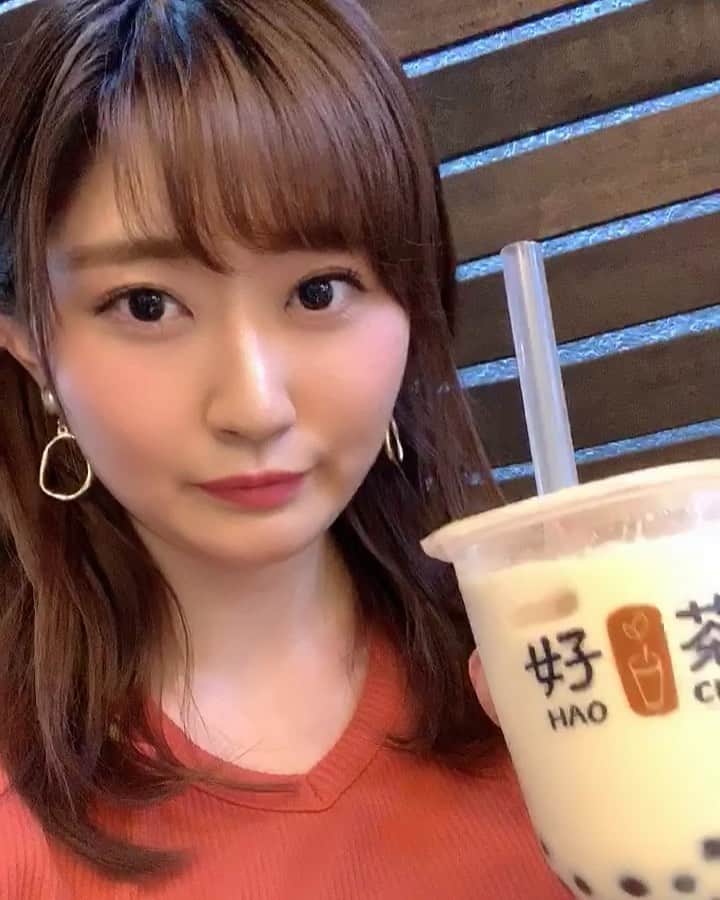 坂口莉果子のインスタグラム：「タピタピタピオカ〜！今のところ好茶のタピオカが私の中で1番美味しいタピオカ屋さん😂月1で飲みにいきたくなる🐻 ・ ・ ・ ・ ・ ・ ・ #タピオカ  #好茶  #美味しい  #タピオカ巡り  #ミルクティー #ネイルはげてるのは気にしないで  #japan  #tapioca  #drink  #milktea  #yummy」