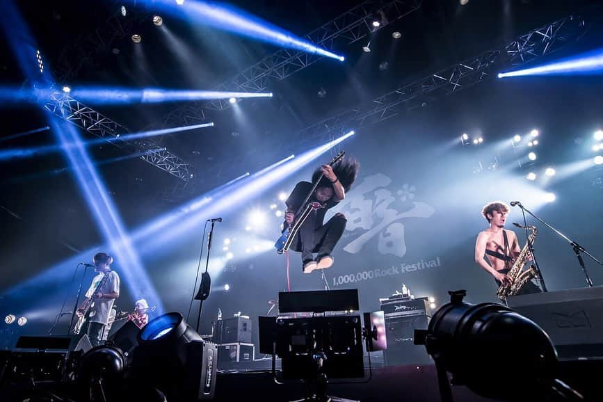 猪狩秀平さんのインスタグラム写真 - (猪狩秀平Instagram)「♪ . 2019.6.2.1000000 Rock Festival in Kanazawa🐟 . イガリ、ミリオンロック、好き☺︎ . @hayachinphoto  #heysmith #japan #asian #rock  #punk #punkrock #ska #skapunk #skacore #rockfestival #フェス #バンド」6月3日 20時59分 - hey_igari_0131