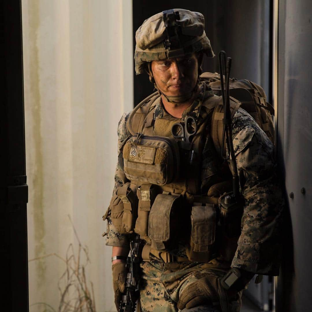 アメリカ海兵隊さんのインスタグラム写真 - (アメリカ海兵隊Instagram)「Looking at Monday Like ... A Marine with @mrfdarwin listens to instruction during military operations in urban terrain training for Exercise Carabaroo, Shoalwater Bay Training Area, Queensland, Australia, May 29, 2019. (U.S. Marine Corps photo by Staff Sgt. Jordan Gilbert)  #Marines #USMC #MRFDarwin #Military #Australia」6月3日 20時53分 - marines