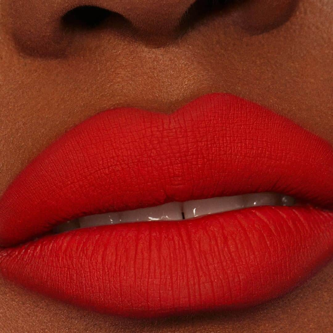 NARSさんのインスタグラム写真 - (NARSInstagram)「Fire starter. Velvet Matte Lip Pencil in Dragon Girl.」6月3日 21時00分 - narsissist