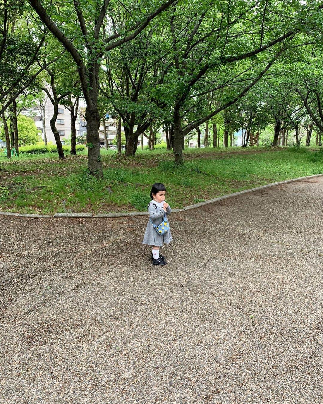 浦川望美さんのインスタグラム写真 - (浦川望美Instagram)「たんぽぽフゥを覚えて、 シャボン玉フゥが出来なくなった娘。 #ズーム推奨」6月3日 20時55分 - noz_omi