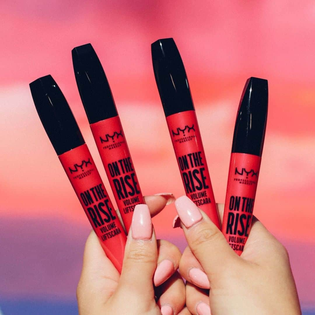 NYX Cosmeticsさんのインスタグラム写真 - (NYX CosmeticsInstagram)「⚡JUST DROPPED⚡ Elevate your expectations with our new ON THE RISE VOLUME LIFTSCARA ($11) 👀 This ultra-pigmented formula catches & coats lashes in matte black color for quick-charge lift and volume 🔥 Snag this online & at your nearest #NYXProfessionalMakeup store 💋 || 📸 @rileytaylor #nyxcosmetics #crueltyfreebeauty #veganformula」6月4日 6時29分 - nyxcosmetics