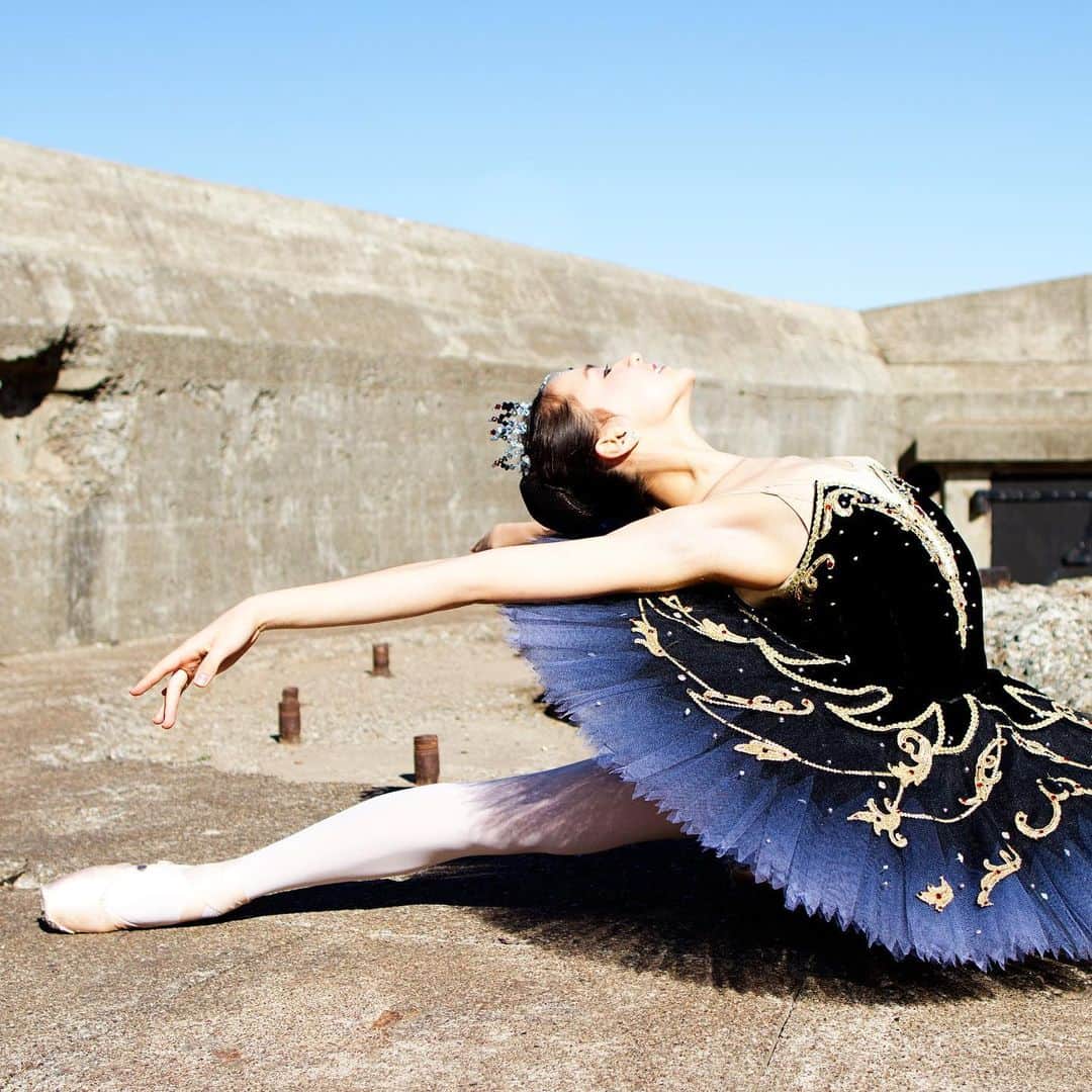 ミコ・フォガティさんのインスタグラム写真 - (ミコ・フォガティInstagram)「Photo by @balletzaida 🖤🖤🖤 Can’t wait to teach you guys this Variation this coming summer! Check out the link in my bio to learn more!✨ 🖤」6月4日 6時46分 - mikofogarty