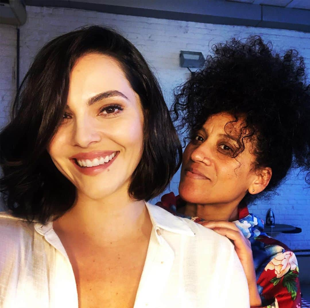 Tainá Müllerさんのインスタグラム写真 - (Tainá MüllerInstagram)「Sobre trabalhar com quem a gente ama. Tanta história, né @babybmarques? ❤️」6月4日 7時19分 - tainamuller