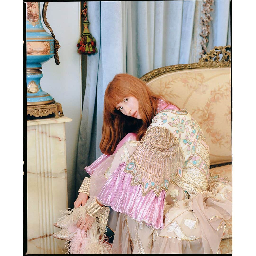 Faith Picozziさんのインスタグラム写真 - (Faith PicozziInstagram)「Gucci Mansion 1️⃣2️⃣ 📸 @burrent 🕺📷@garrettremy 👗 @faithpicozzicreative 💥 #fashion #style #redhead #model #film #120film #mediumformat」6月4日 7時14分 - faithpicozzi