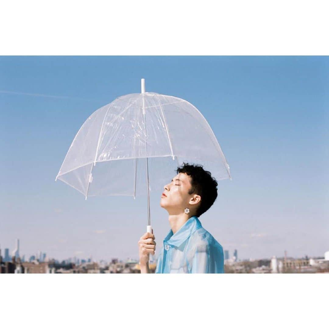 柳喬之さんのインスタグラム写真 - (柳喬之Instagram)「Umbrella☂️ Photo by @ajsongstudio Makeup by @mitchyoshida_mua  #editorial #fashion #nyfw #newyork #nycmodel #fashionmodel #editorialmodel」6月4日 7時23分 - dvdtyng